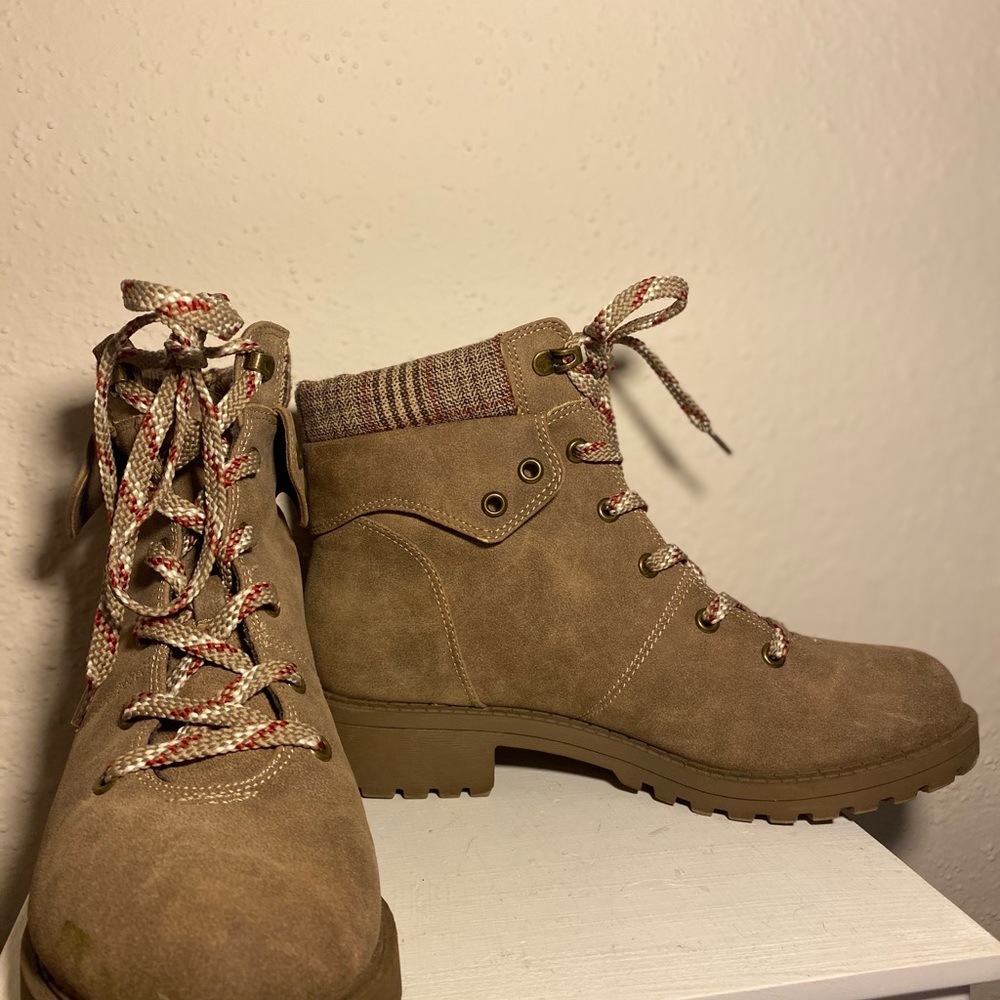 Women’s combat Boots